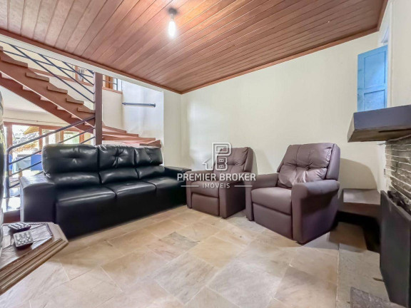 Imagem Casa com 4 Quartos à Venda, 276 m² em Carlos Guinle - Teresópolis Imagem Casa com 4 Quartos à Venda, 276 m² em Carlos Guinle - Teresópolis
