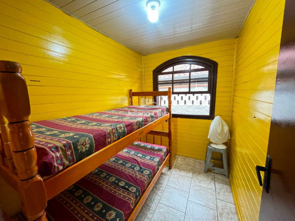 Imagem Casa com 3 Quartos à Venda, 90 m² em Barra Do Sai - Itapoá