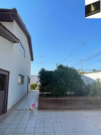 Imagem Sobrado com 3 Quartos à Venda, 267 m² em Guabirotuba - Curitiba Imagem Sobrado com 3 Quartos à Venda, 267 m² em Guabirotuba - Curitiba