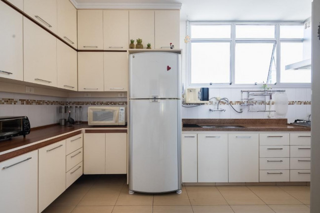 Imagem Imóvel com 3 Quartos à Venda, 180 m² em Itaim Bibi - São Paulo