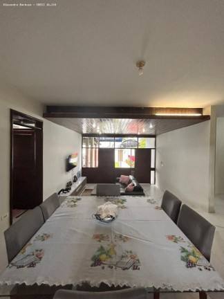 Imagem Casa com 6 Quartos à Venda, 320 m² em Candeias - Jaboatão Dos Guararapes Imagem Casa com 6 Quartos à Venda, 320 m² em Candeias - Jaboatão Dos Guararapes