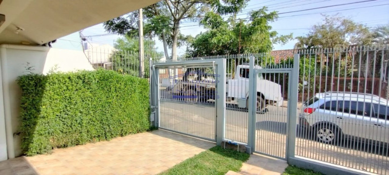 Imagem Casa com 2 Quartos à Venda, 117 m² em Cavalhada - Porto Alegre Imagem Casa com 2 Quartos à Venda, 117 m² em Cavalhada - Porto Alegre