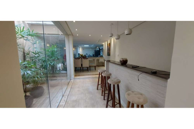 Imagem Casa com 4 Quartos à Venda,  em Cambuci - São Paulo