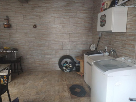 Imagem Casa com 4 Quartos à Venda, em Cidade Industrial - Curitiba Imagem Casa com 4 Quartos à Venda, em Cidade Industrial - Curitiba