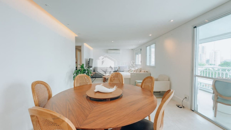 Imagem Apartamento com 3 Quartos à Venda, 143 m² em Moema - São Paulo