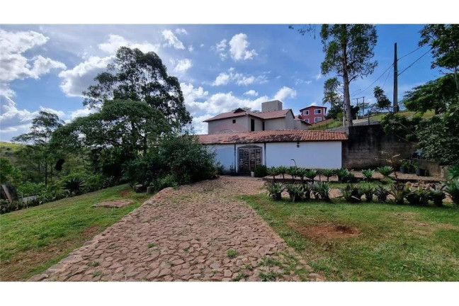 Imagem Casa de Condomínio com 2 Quartos à Venda, 150 m² em Estância Estoril I - Nova Lima Imagem Casa de Condomínio com 2 Quartos à Venda, 150 m² em Estância Estoril I - Nova Lima