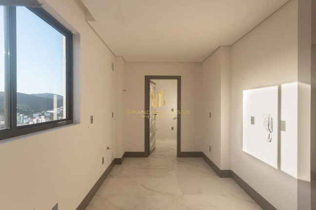 Imagem Apartamento com 3 Quartos à Venda, 130 m² em Centro - Balneário Camboriú