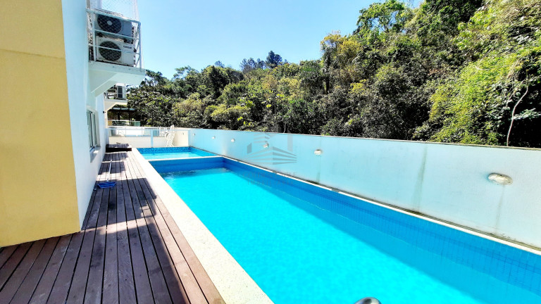Imagem Apartamento com 3 Quartos à Venda, 140 m² em Pioneiros - Balneário Camboriú Imagem Apartamento com 3 Quartos à Venda, 140 m² em Pioneiros - Balneário Camboriú