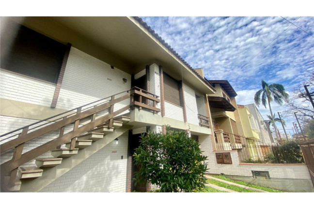 Casa com 5 Quartos à Venda,  em Sao Joao - Porto Alegre