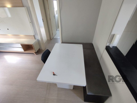 Imagem Imóvel com 2 Quartos à Venda, em Camaquã - Porto Alegre Imagem Imóvel com 2 Quartos à Venda, em Camaquã - Porto Alegre