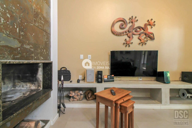 Imagem Casa com 2 Quartos à Venda, 166 m² Imagem Casa com 2 Quartos à Venda, 166 m²