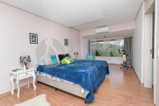 Imagem Imóvel com 3 Quartos à Venda, 230 m² em Vila Nova - Porto Alegre Imagem Imóvel com 3 Quartos à Venda, 230 m² em Vila Nova - Porto Alegre