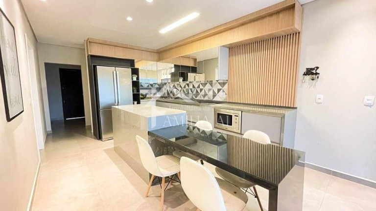 Imagem Sobrado com 5 Quartos à Venda, 250 m² em Espinheiros - Joinville