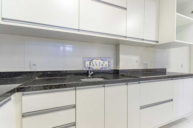 Imagem Apartamento com 2 Quartos à Venda, 68 m² em Lagoa - Rio De Janeiro Imagem Apartamento com 2 Quartos à Venda, 68 m² em Lagoa - Rio De Janeiro