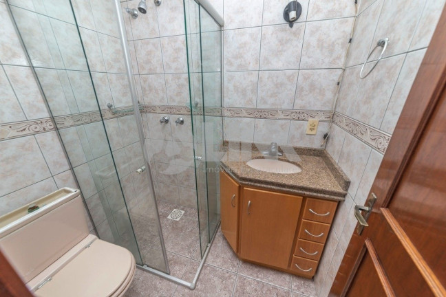 Imagem Imóvel com 2 Quartos à Venda, 158 m² em Menino Deus - Porto Alegre