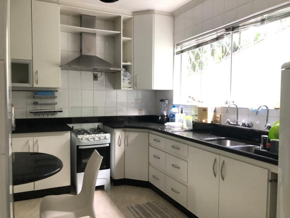 Imagem Casa com 3 Quartos à Venda, 312 m² em América - Joinville