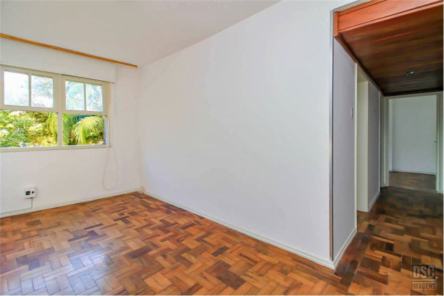 Imagem Imóvel com 2 Quartos à Venda, em Santo Antônio - Porto Alegre Imagem Imóvel com 2 Quartos à Venda, em Santo Antônio - Porto Alegre