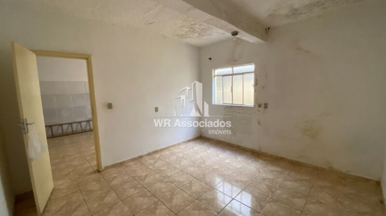 Imagem Casa com 3 Quartos à Venda, 260 m² Imagem Casa com 3 Quartos à Venda, 260 m²