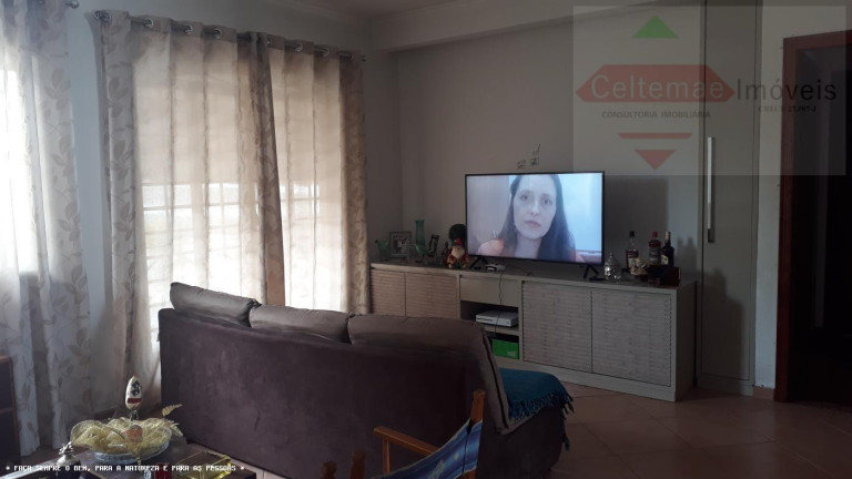 Imagem Casa com 2 Quartos à Venda, 199 m² em Centro - Taubaté Imagem Casa com 2 Quartos à Venda, 199 m² em Centro - Taubaté