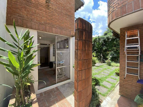 Imagem Casa com 4 Quartos à Venda, 270 m² em Jardim Peri Peri - São Paulo