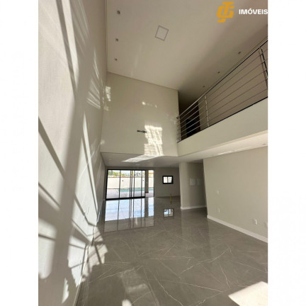 Imagem Casa com 4 Quartos à Venda, 265 m² em Caledônia - Camboriú Imagem Casa com 4 Quartos à Venda, 265 m² em Caledônia - Camboriú