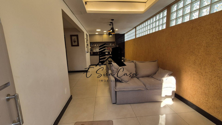 Imagem Casa com 5 Quartos à Venda, 240 m² em Ouro Preto - Belo Horizonte Imagem Casa com 5 Quartos à Venda, 240 m² em Ouro Preto - Belo Horizonte
