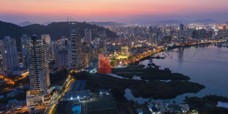 Imagem Apartamento com 3 Quartos à Venda, 95 m² em Fazenda - Itajaí Imagem Apartamento com 3 Quartos à Venda, 95 m² em Fazenda - Itajaí
