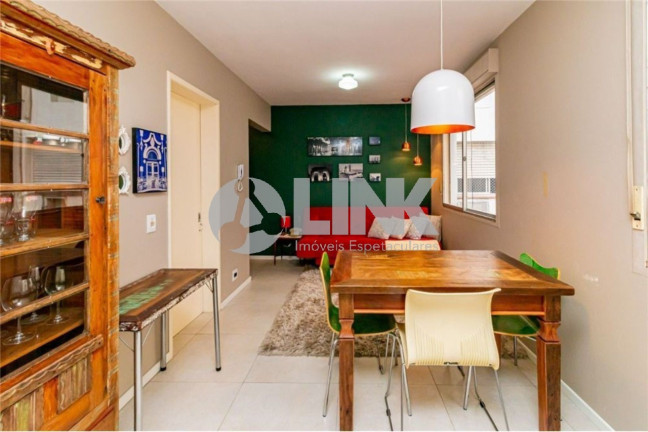 Imagem Apartamento com 1 Quarto à Venda, 33 m² em Centro Histórico - Porto Alegre Imagem Apartamento com 1 Quarto à Venda, 33 m² em Centro Histórico - Porto Alegre