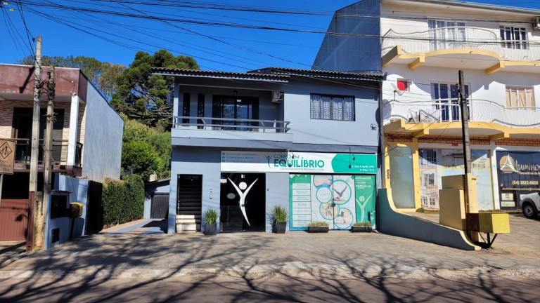 Imagem Casa com 3 Quartos à Venda, 252 m² em Três Vendas - Erechim Imagem Casa com 3 Quartos à Venda, 252 m² em Três Vendas - Erechim