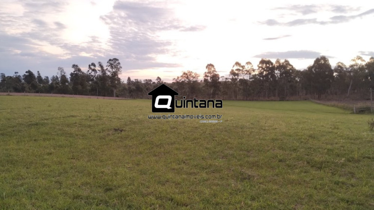 Imagem Imóvel com 3 Quartos à Venda, 660.000 m² em Fragata - Pelotas Imagem Imóvel com 3 Quartos à Venda, 660.000 m² em Fragata - Pelotas