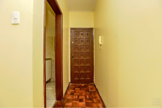 Imagem Imóvel com 1 Quarto à Venda, em Santo Antonio - Porto Alegre Imagem Imóvel com 1 Quarto à Venda, em Santo Antonio - Porto Alegre