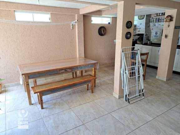 Imagem Sobrado com 3 Quartos à Venda, 136 m² em Santa Cândida - Curitiba