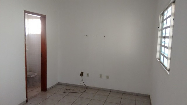 Imagem Casa com 2 Quartos à Venda, 220 m² em Parque Santa Edwiges - Bauru Imagem Casa com 2 Quartos à Venda, 220 m² em Parque Santa Edwiges - Bauru