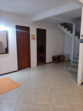 Sobrado com 3 Quartos à Venda,  em Barra Da Lagoa - Florianópolis
