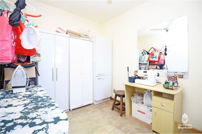 Imagem Casa com 5 Quartos à Venda, em Glória - Porto Alegre Imagem Casa com 5 Quartos à Venda, em Glória - Porto Alegre