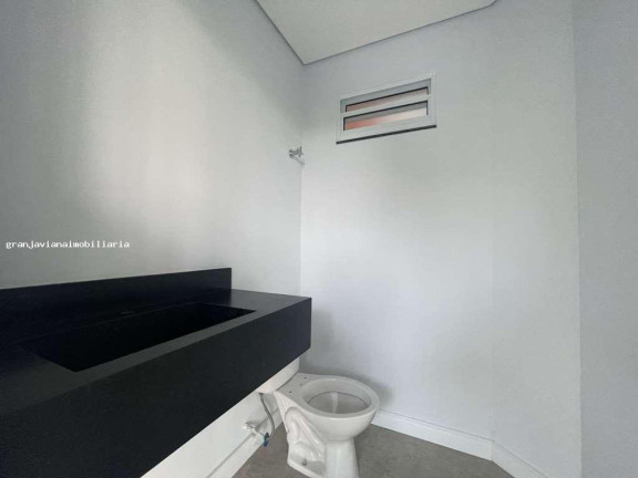 Imagem Casa à Venda, em Chácara Dos Lagos - Carapicuíba Imagem Casa à Venda, em Chácara Dos Lagos - Carapicuíba