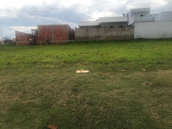 Imagem Terreno à Venda, 330 m² em Residencial Lagos D'icaraí - Salto Imagem Terreno à Venda, 330 m² em Residencial Lagos D'icaraí - Salto