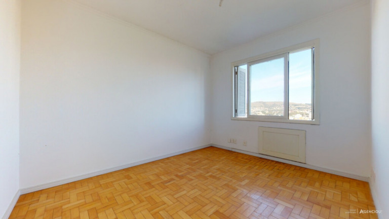 Imagem Imóvel com 2 Quartos à Venda, 74 m² em Petrópolis - Porto Alegre Imagem Imóvel com 2 Quartos à Venda, 74 m² em Petrópolis - Porto Alegre
