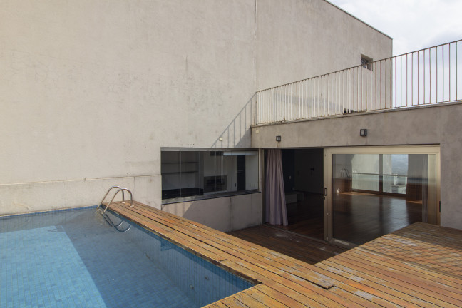 Casa com 3 Quartos à Venda, 326 m² em Sumaré - São Paulo