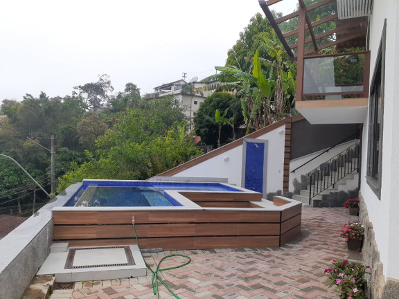 Imagem Casa com 4 Quartos à Venda, 382 m² em Parque São Luiz - Teresópolis Imagem Casa com 4 Quartos à Venda, 382 m² em Parque São Luiz - Teresópolis