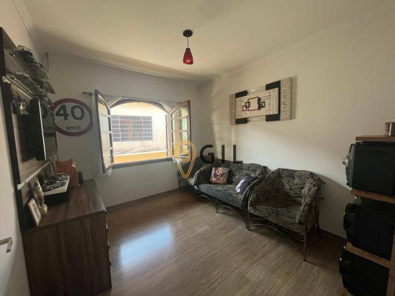 Imagem Casa com 7 Quartos à Venda, 223 m² em Parque Santo Antônio - Jacareí Imagem Casa com 7 Quartos à Venda, 223 m² em Parque Santo Antônio - Jacareí