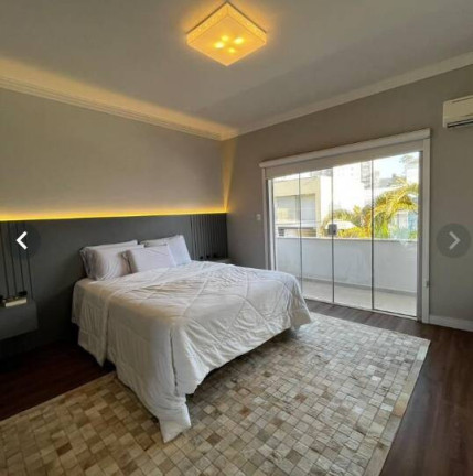 Imagem Casa de Condomínio com 4 Quartos à Venda, em Centro - Balneário Camboriú Imagem Casa de Condomínio com 4 Quartos à Venda, em Centro - Balneário Camboriú