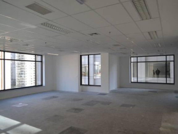 Imóvel com 8 Quartos para Alugar, 381 m² em Indianópolis - São Paulo