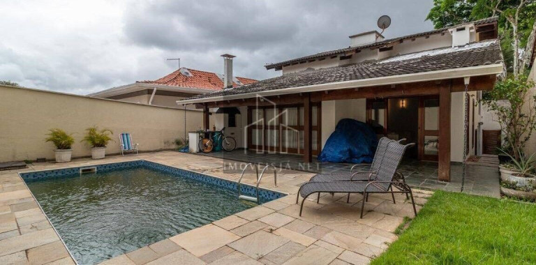 Imagem Casa com 4 Quartos à Venda, 319 m² em Alphaville - Santana De Parnaíba Imagem Casa com 4 Quartos à Venda, 319 m² em Alphaville - Santana De Parnaíba