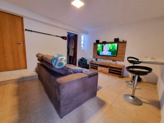 Imagem Casa com 4 Quartos à Venda, 190 m² em Novo Mundo - Curitiba Imagem Casa com 4 Quartos à Venda, 190 m² em Novo Mundo - Curitiba