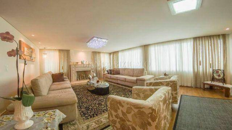 Imagem Casa com 6 Quartos à Venda, 733 m² em Vista Alegre - Curitiba Imagem Casa com 6 Quartos à Venda, 733 m² em Vista Alegre - Curitiba