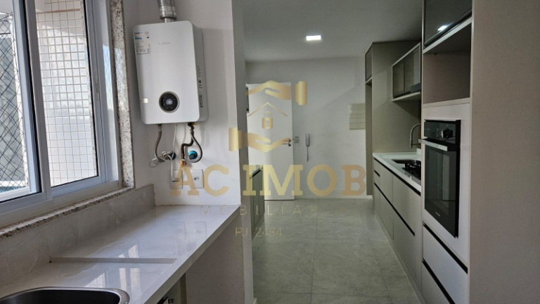 Imagem Imóvel com 4 Quartos à Venda, 200 m² em Pituaçu - Salvador Imagem Imóvel com 4 Quartos à Venda, 200 m² em Pituaçu - Salvador