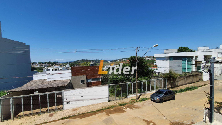 Imagem Casa com 3 Quartos à Venda, 151 m² em Aeroporto - Juiz De Fora