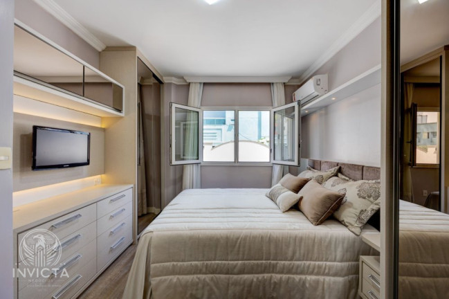 Imagem Apartamento com 3 Quartos à Venda, 135 m² em Centro - Balneário Camboriú Imagem Apartamento com 3 Quartos à Venda, 135 m² em Centro - Balneário Camboriú