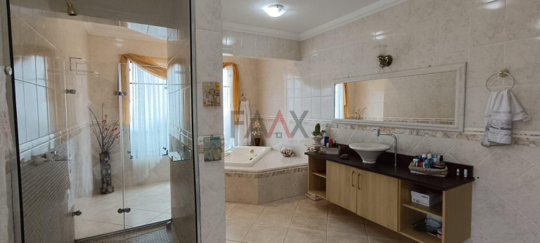 Imagem Casa com 5 Quartos para Alugar, 470 m² em Bonsucesso - Guarapuava Imagem Casa com 5 Quartos para Alugar, 470 m² em Bonsucesso - Guarapuava